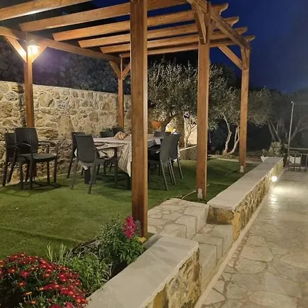 Dom wakacyjny Alexander Myrties